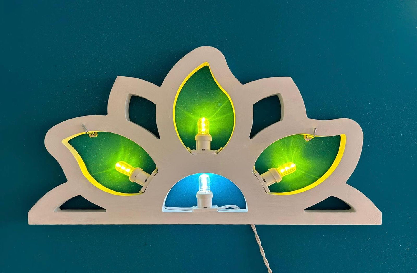 MEZZO GIRASOLE - ARREDO LUMINOSO A PARETE